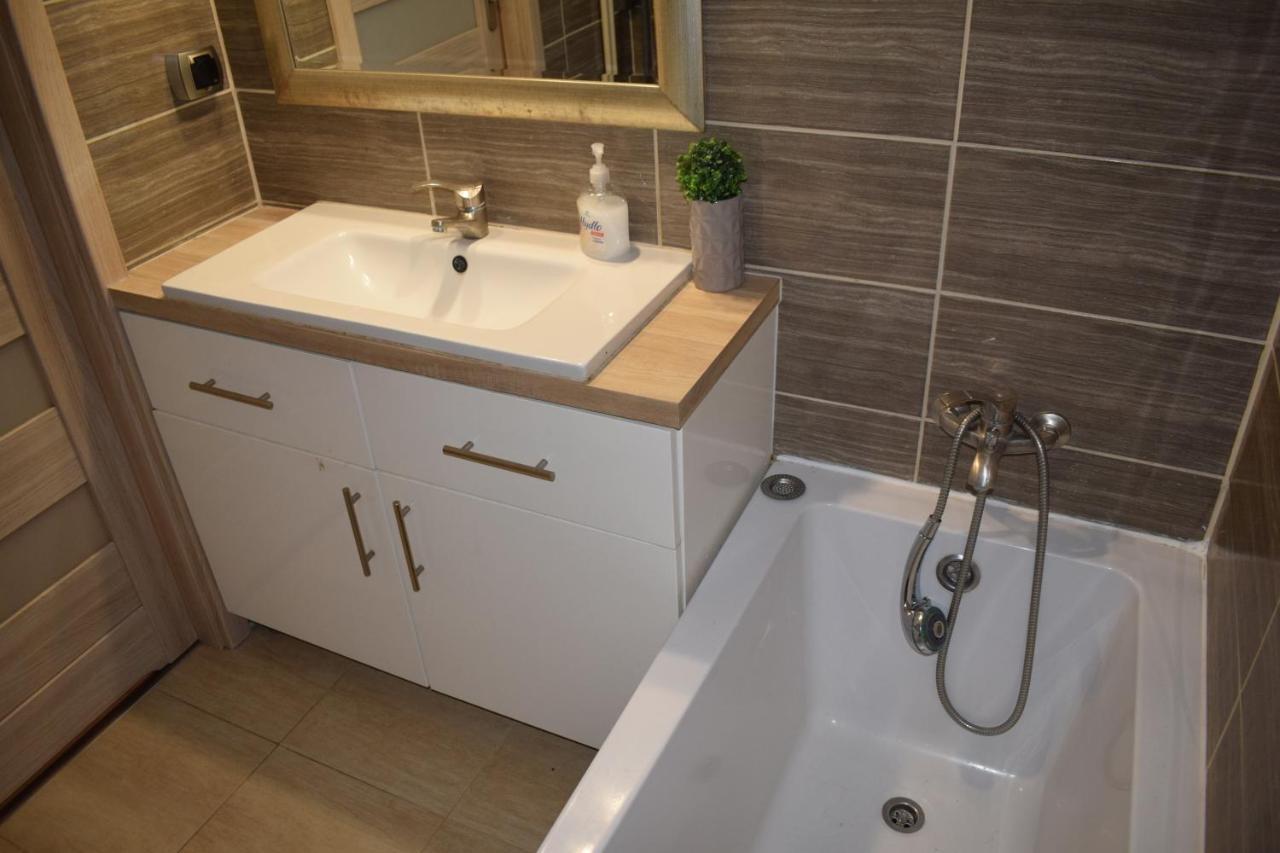 Apartament M-5 - 74M2 - Free Parking Čenstochová Exteriér fotografie